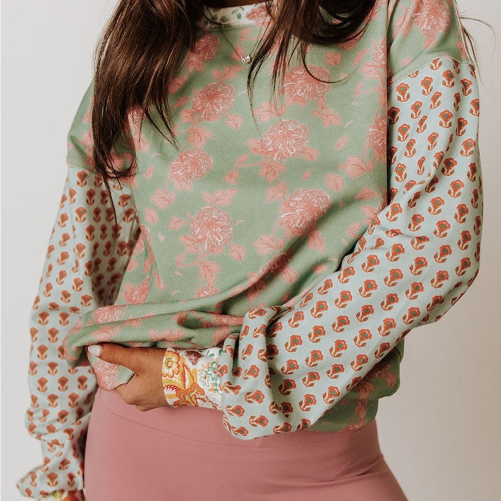 AMPERSAND AVE Green and Pink Floral Sweatshirt